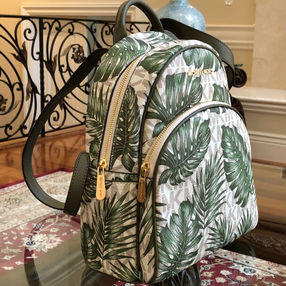 Authentic Michael Kors palm tree medium backpack - Picture 6 of 8